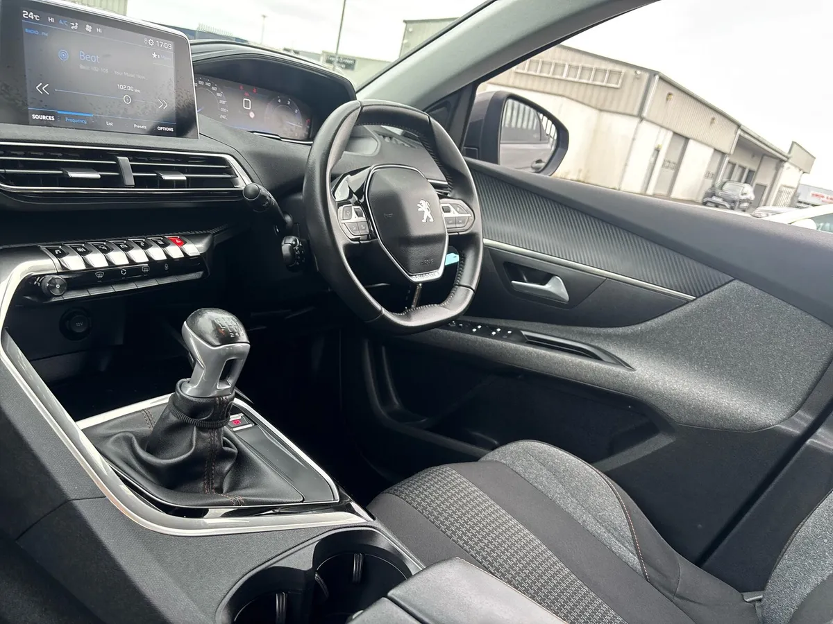 Peugeot 5008 2020 - Image 3