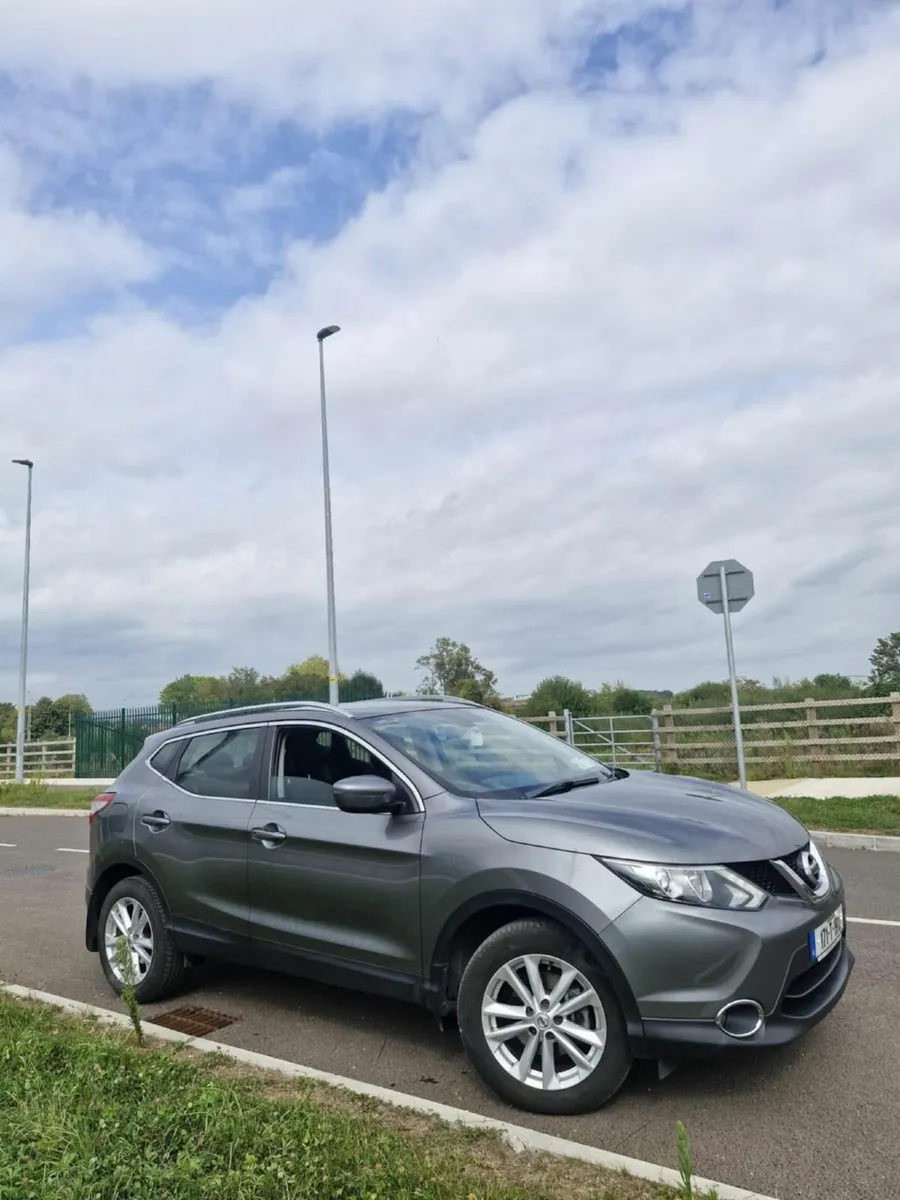 171 Nissan Qashqai, Excellent Condition, Low Mil - Image 2
