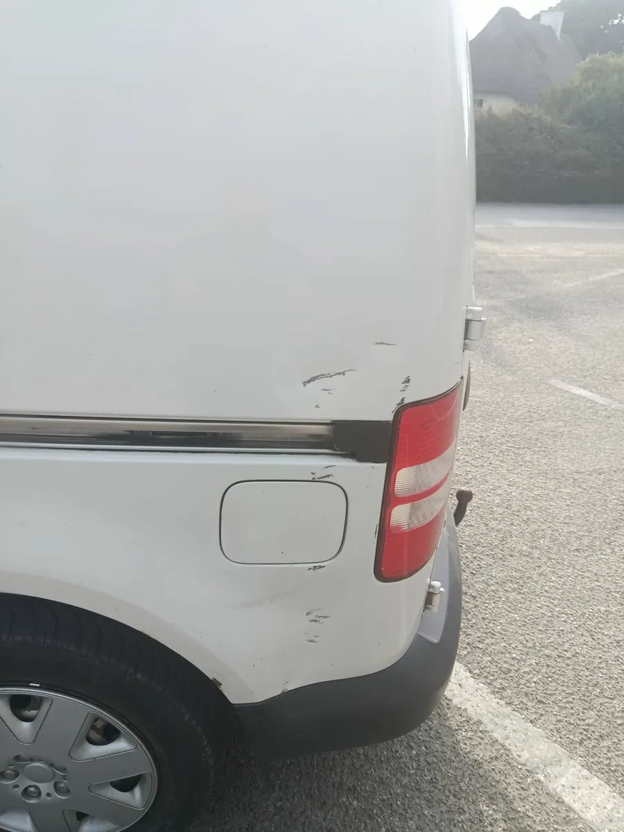 Volkswagen Caddy 2014 - Image 2