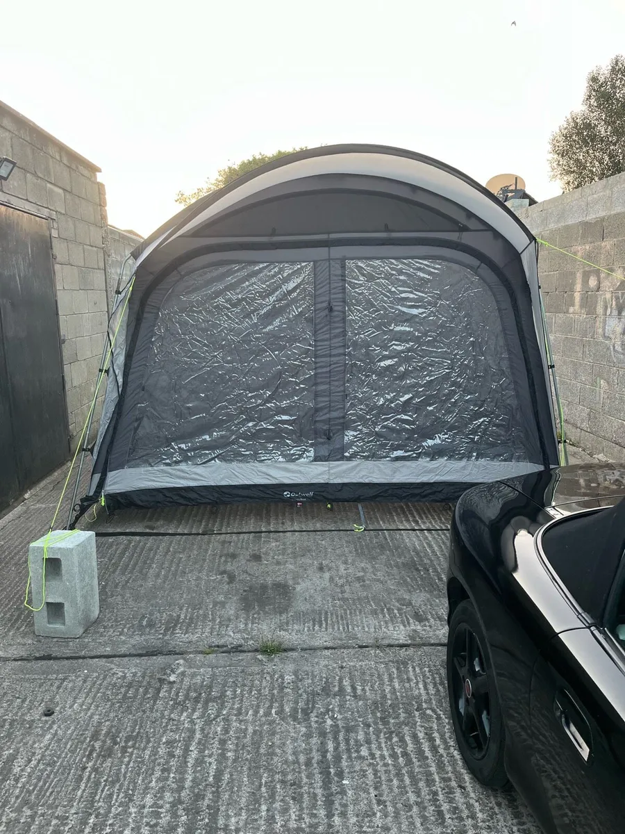 Drive away awning - Image 1