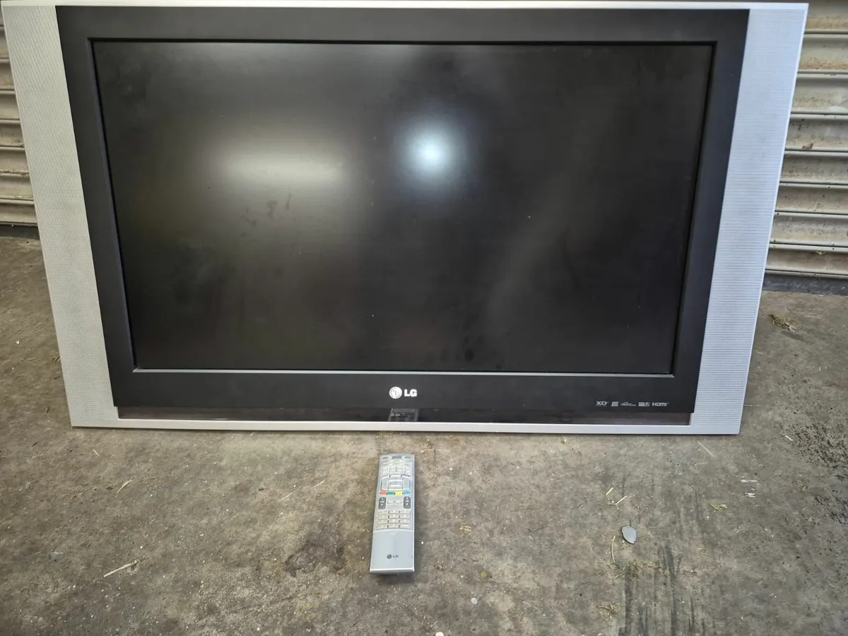 LG TV - Image 1