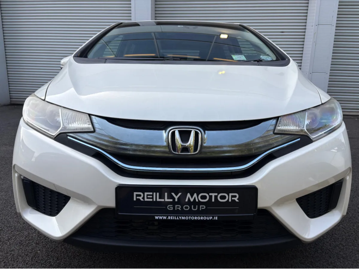 Honda Fit 1.5 PETROL HYBRID AUTO - Image 2
