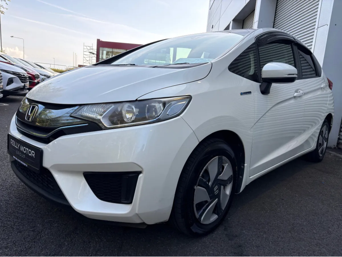 Honda Fit 1.5 PETROL HYBRID AUTO - Image 3