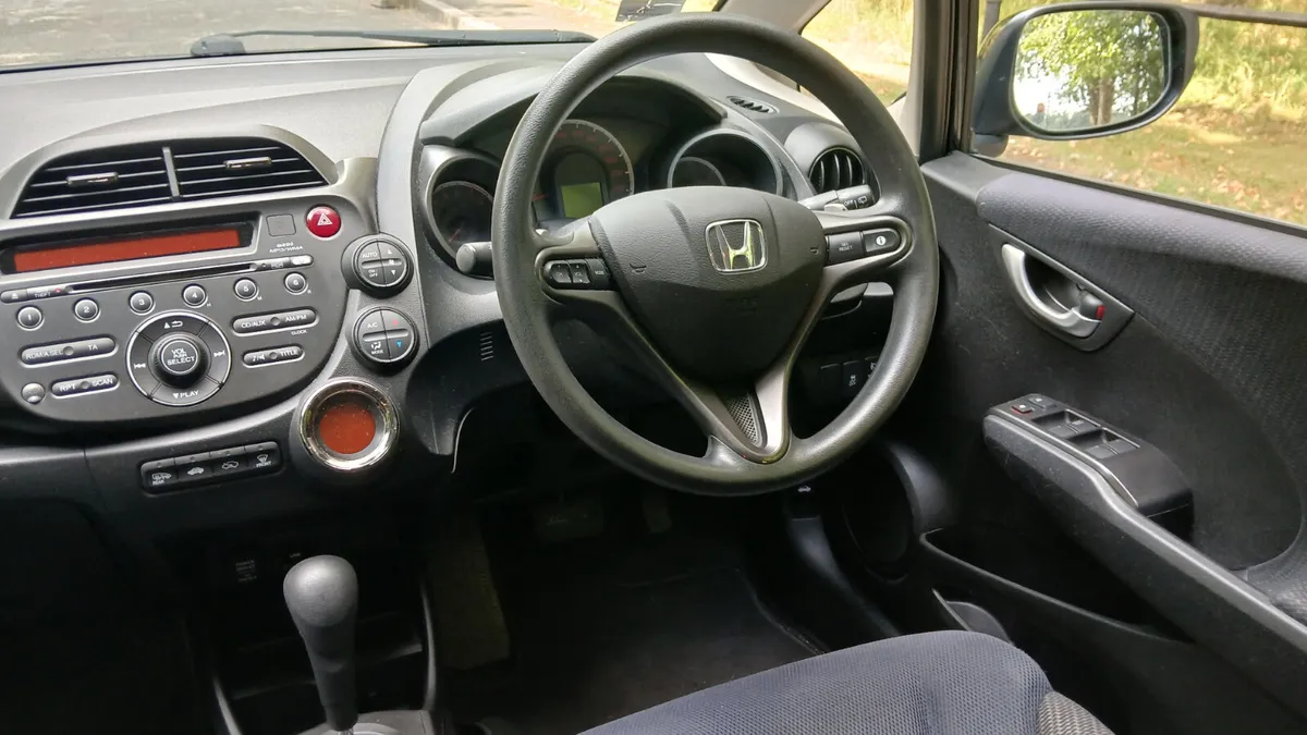 Honda Jazz 2012 AUTO1.4 SES 5dr - IRISH CAR - Image 4