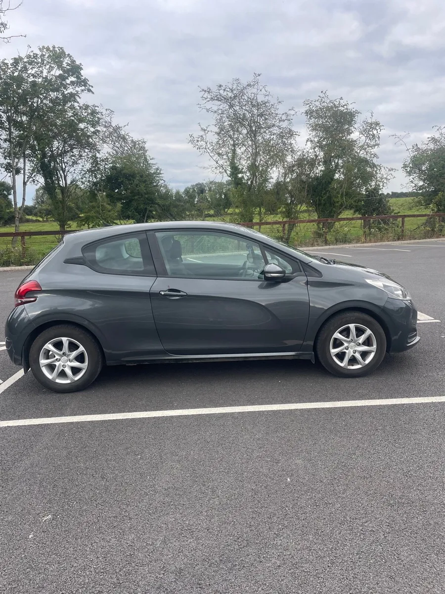 Peugeot 208, 1 litre petrol - Image 2