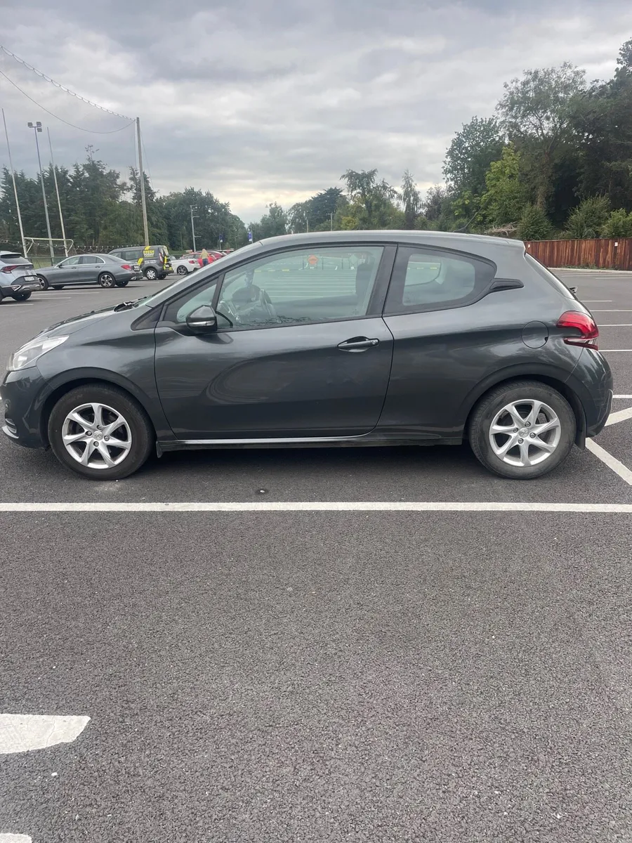 Peugeot 208, 1 litre petrol - Image 4