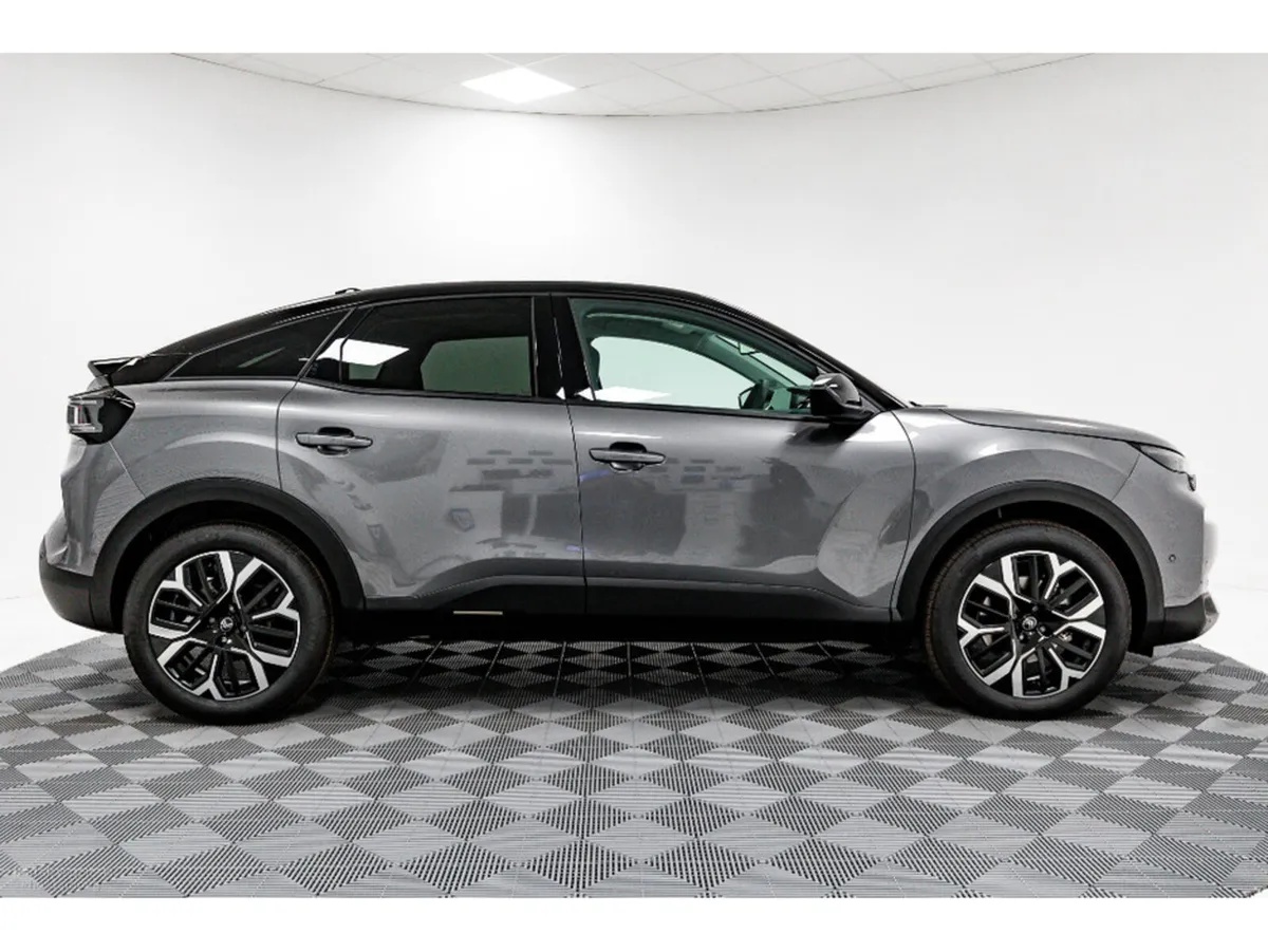 Citroen C4 MAX Hybrid Auto 145HP - Image 1