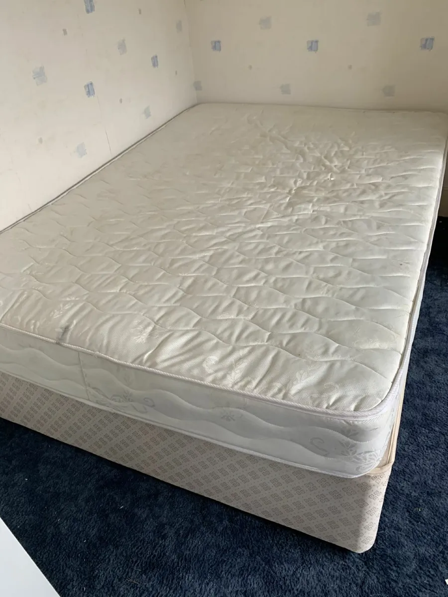 bedroom - Image 1
