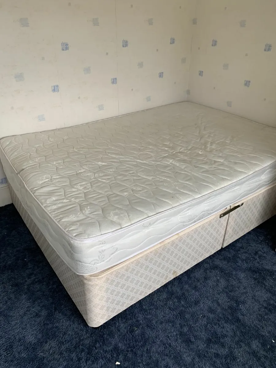 bedroom - Image 2