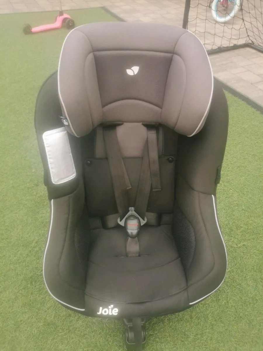 Isofix Joie 360 car seat