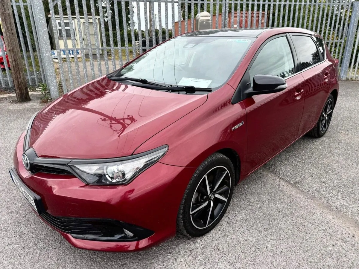 Toyota Auris HEV Luna Sport  just IN - Image 2