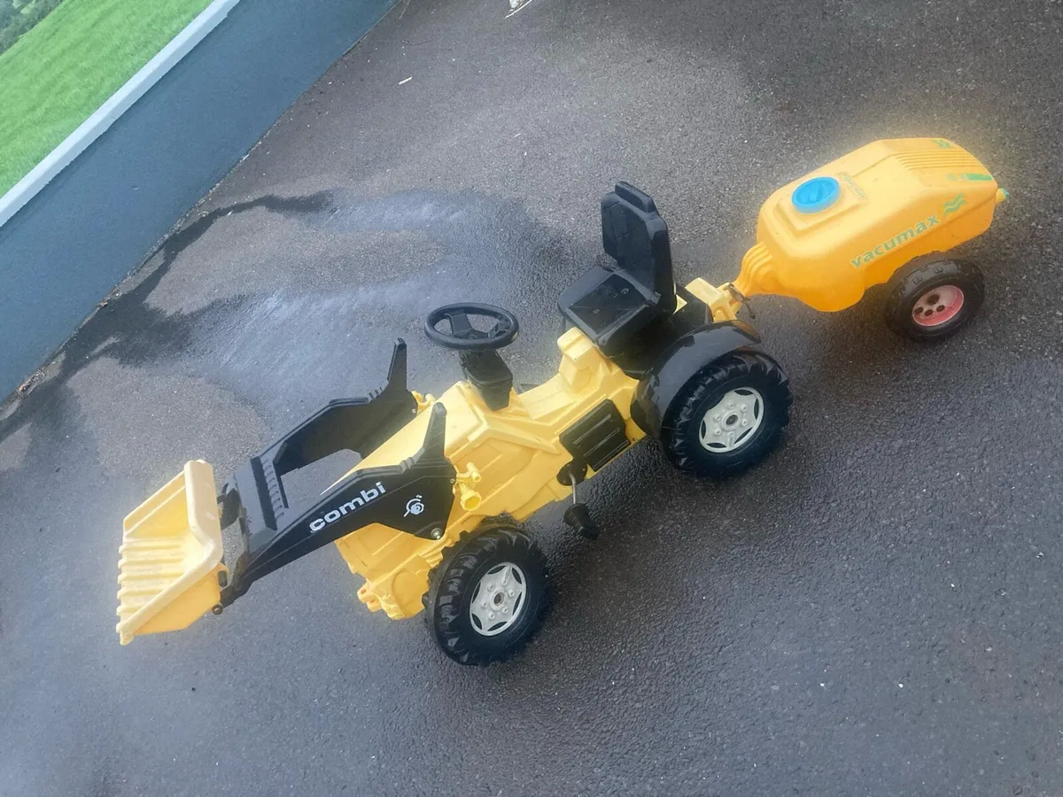 Ride On Toy Tractor, Trailer and Slurry Tank - Image 2