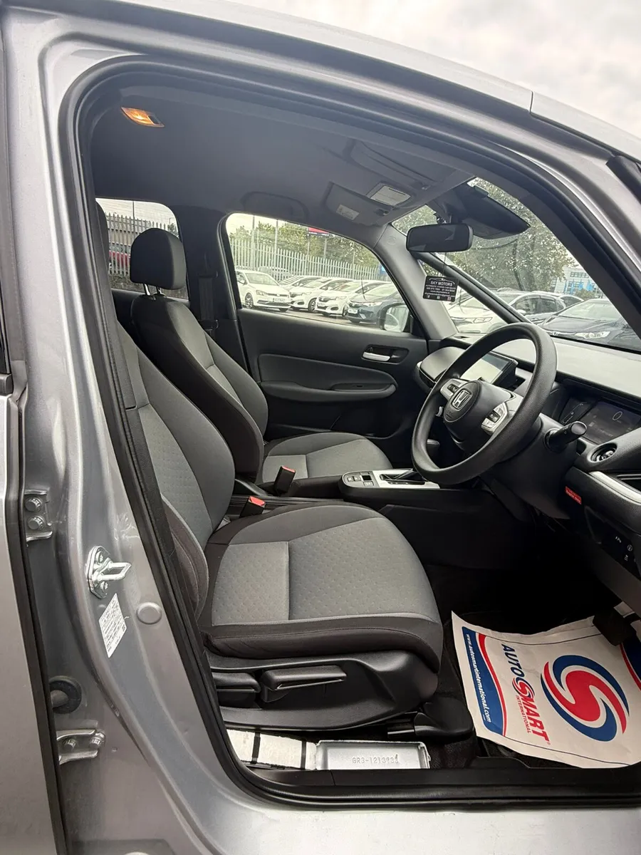 2022 Honda Fit/Jazz  Hybrid,Automatic Low Miles 47 - Image 3