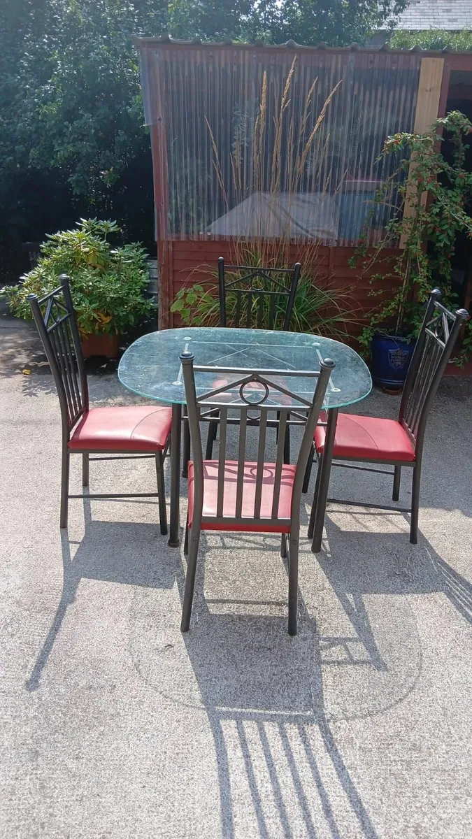 Table and Chairs - Image 2
