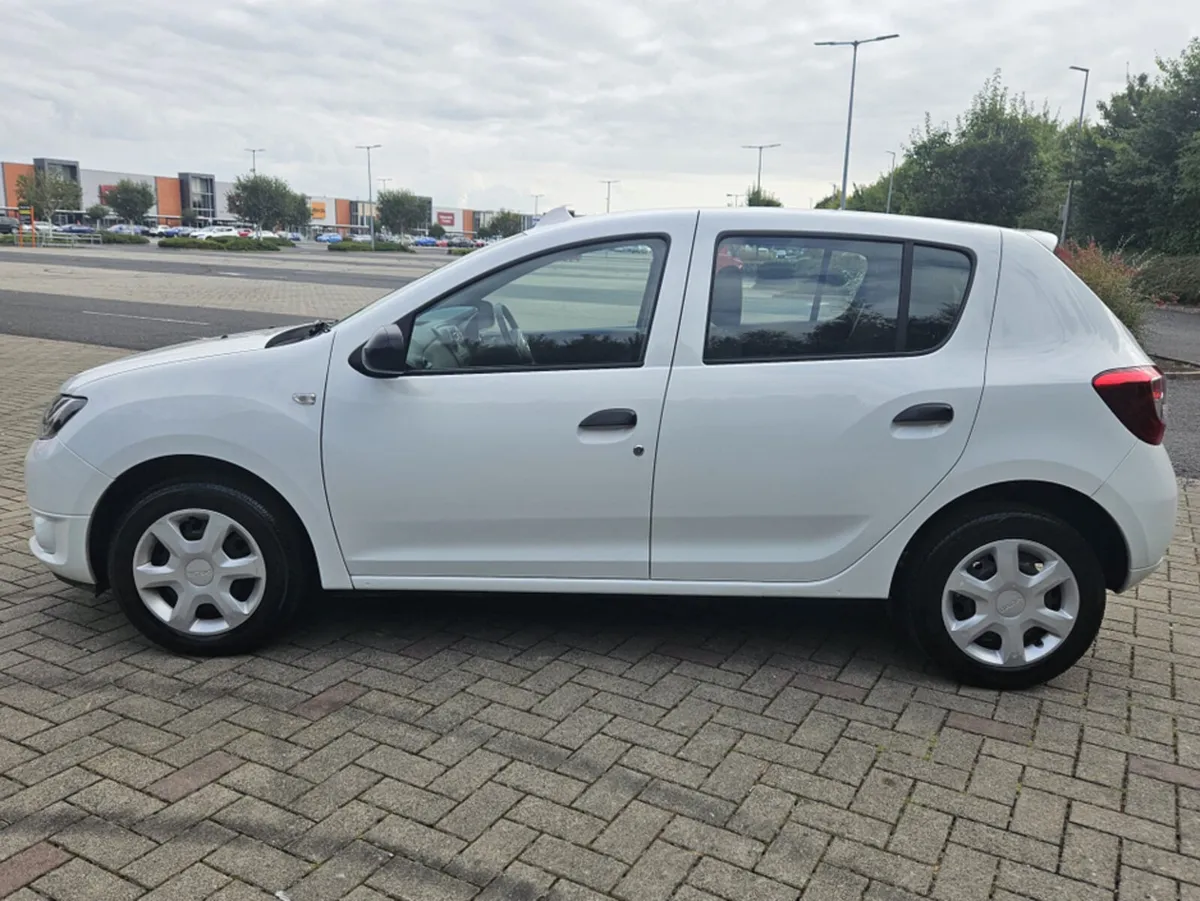 Dacia Sandero 1.1 PETROL AMBIANCE MODEL*LOW MILEAG - Image 4