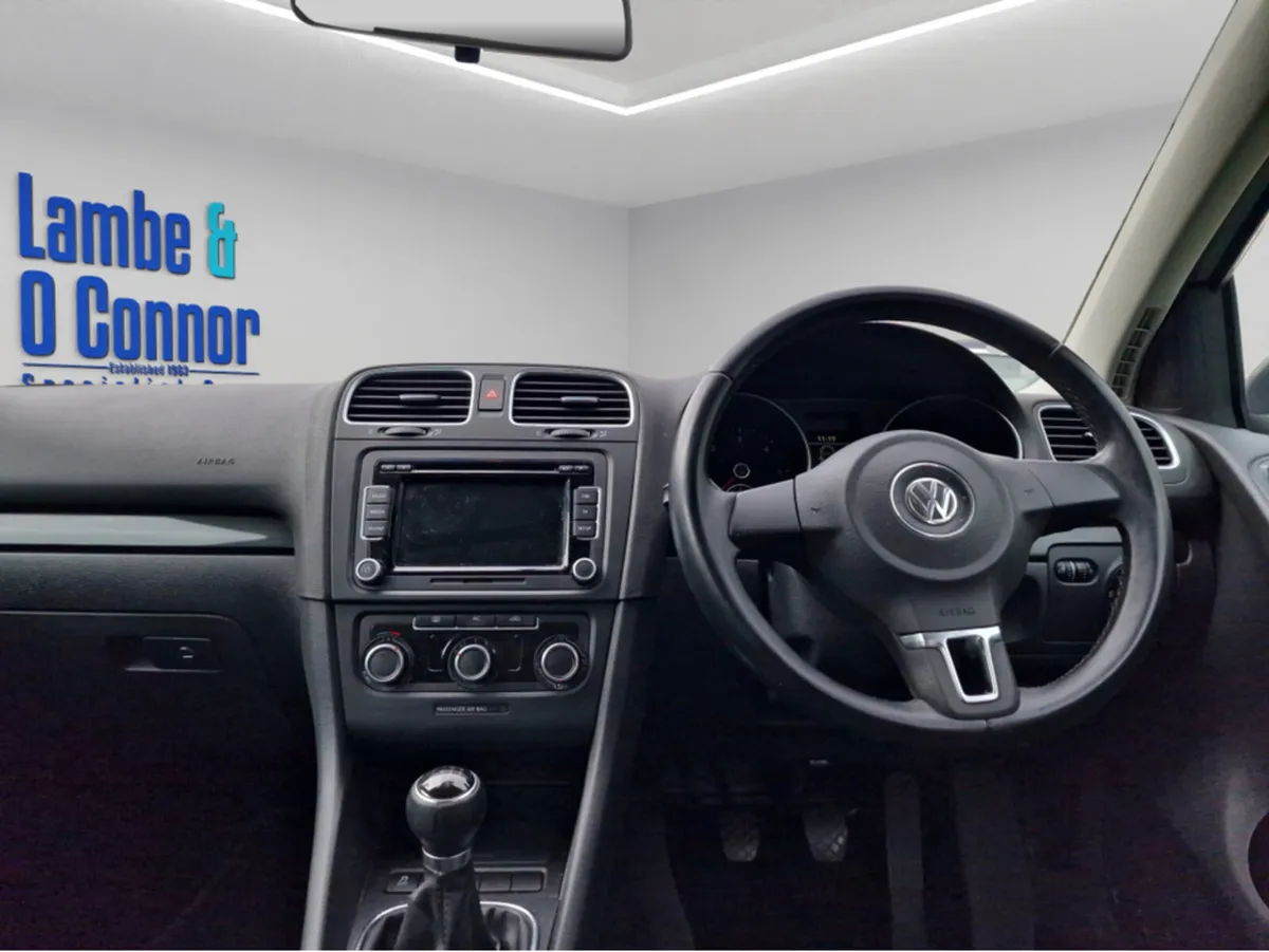 Volkswagen Golf EDITION-R **** 1.6 TDI MANAUL **** - Image 4
