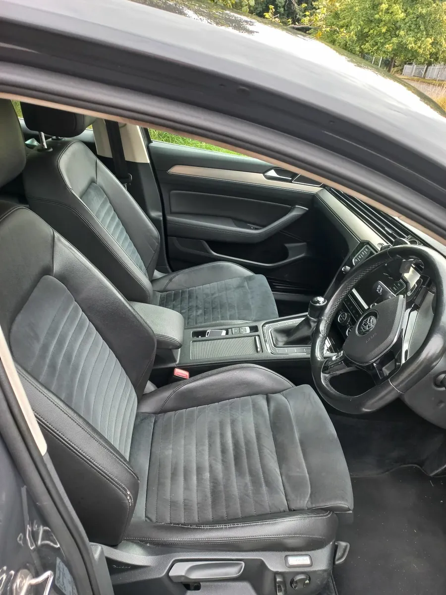 Volkswagen Passat 2016 - Image 3