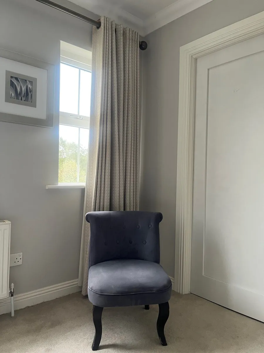 Curtains - Image 4