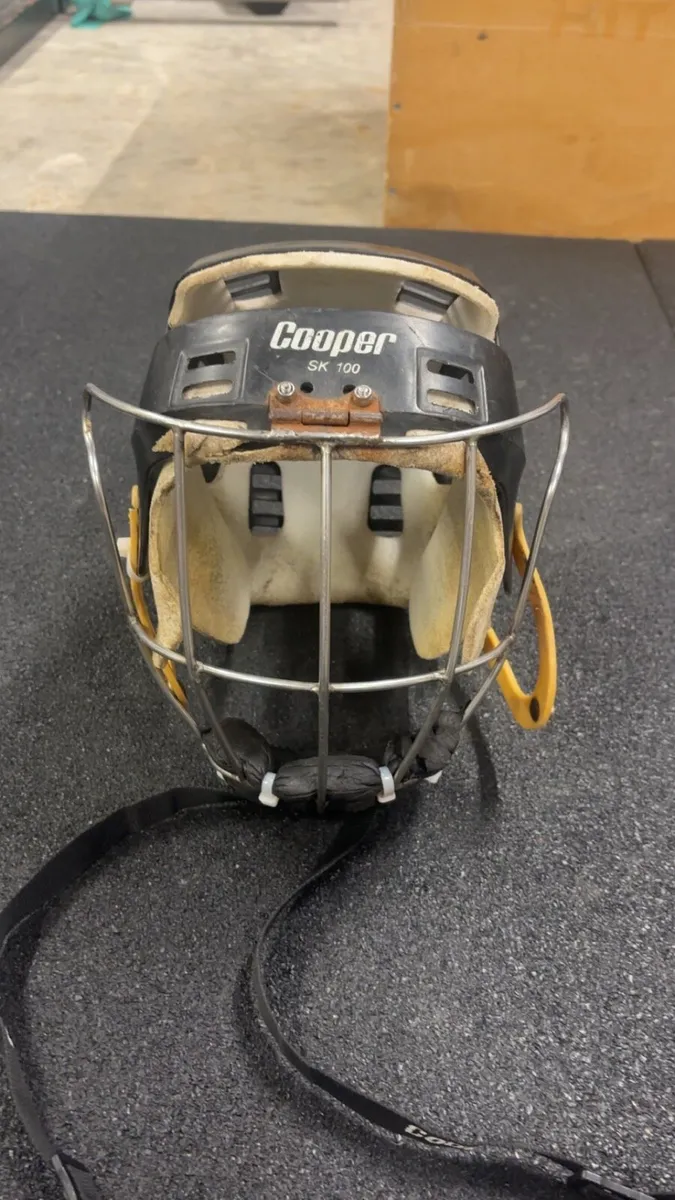 Cooper Sk100 and Oldstyle Wide Hinge Face guard - Image 1
