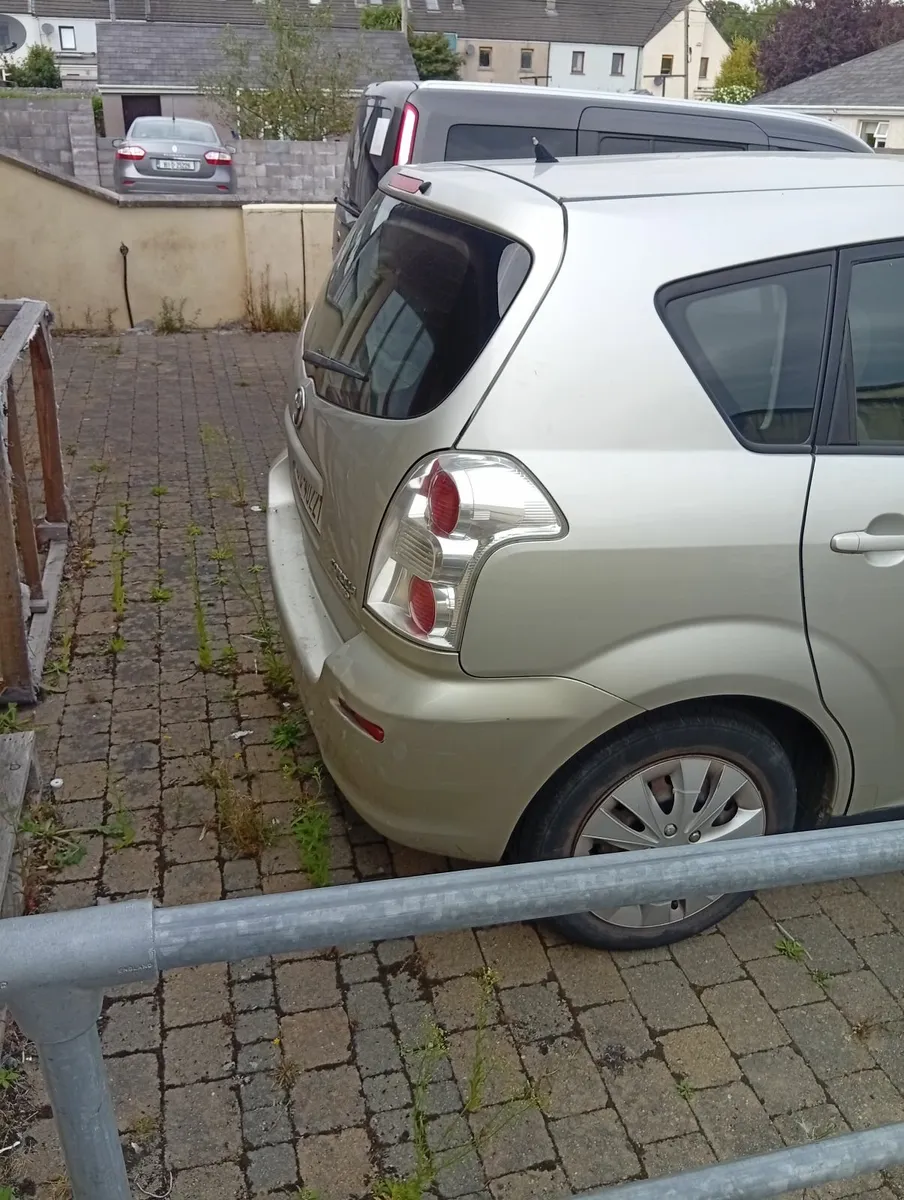 Toyota Corolla 2009 - Image 1