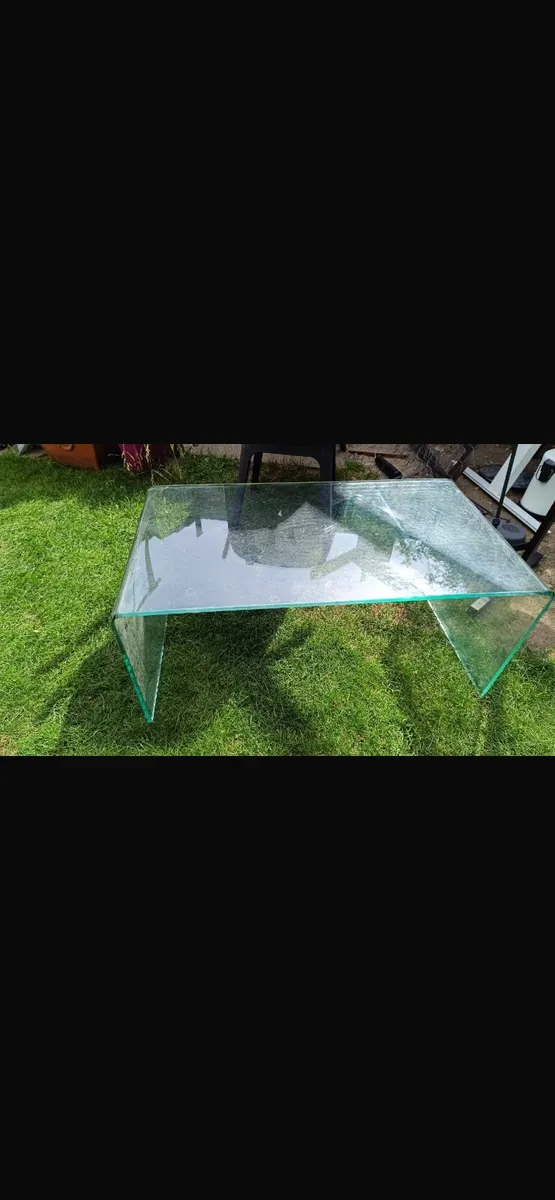 Glass  table - Image 1