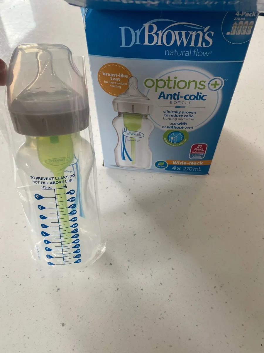 Dr Brown’s 4 Wide Neck bottles with 4 travel caps - Image 2