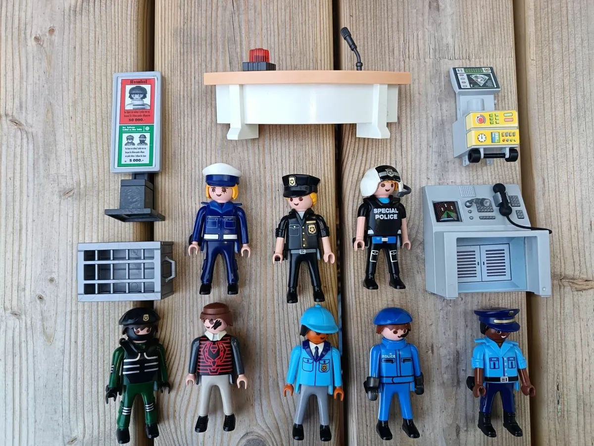 Playmobil police station carrycase - Image 2