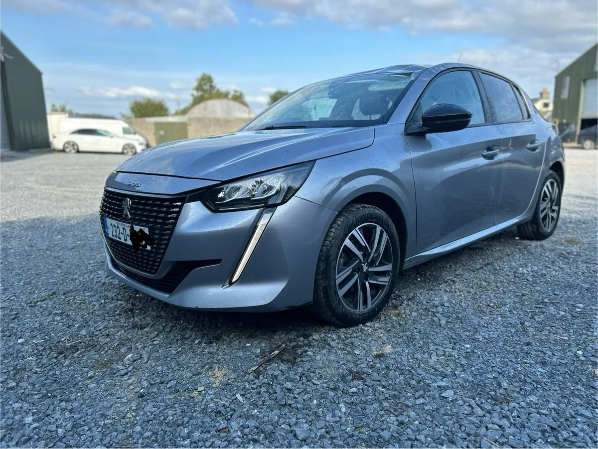2023 Peugeot 208 - Image 4