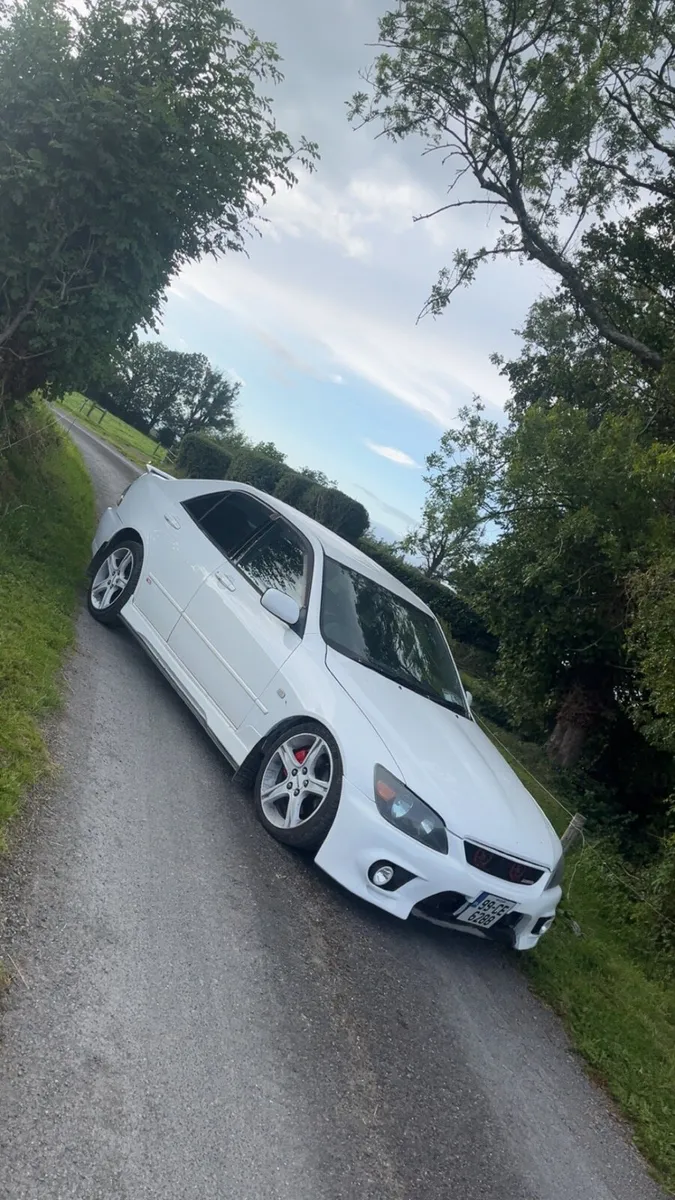 1999 Toyota Altezza - Image 1