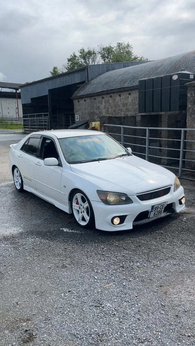 1999 Toyota Altezza - Image 4
