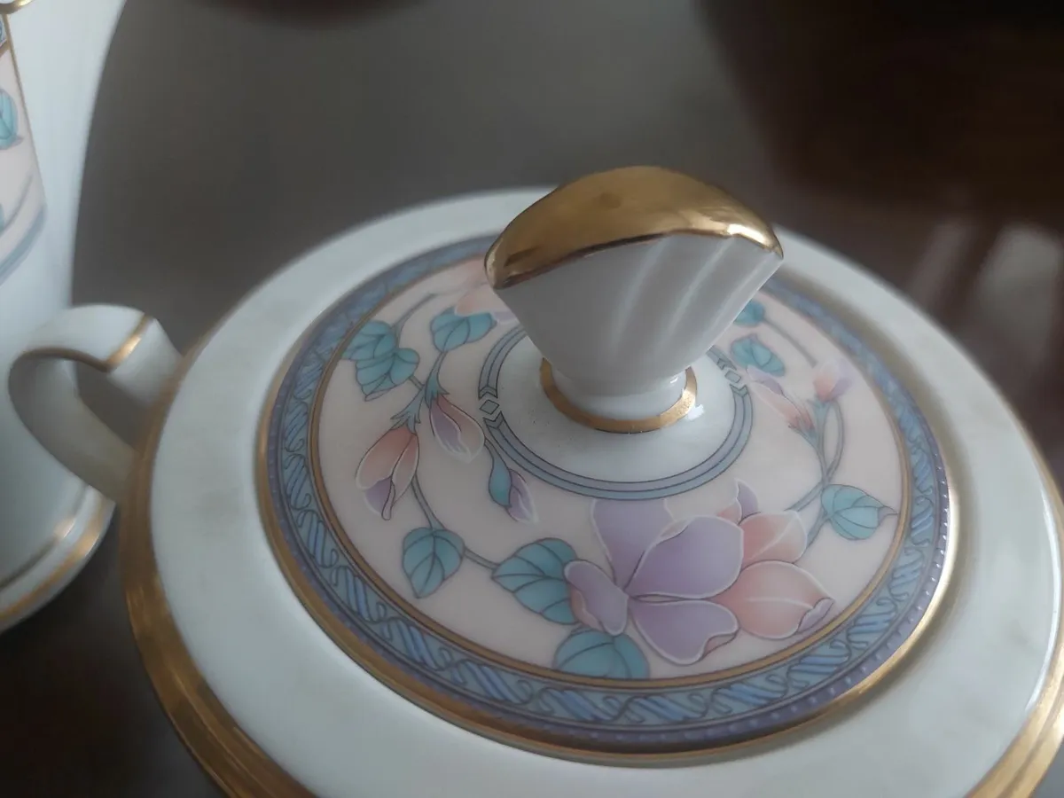 NORITAKE bone china dinner service - Image 2