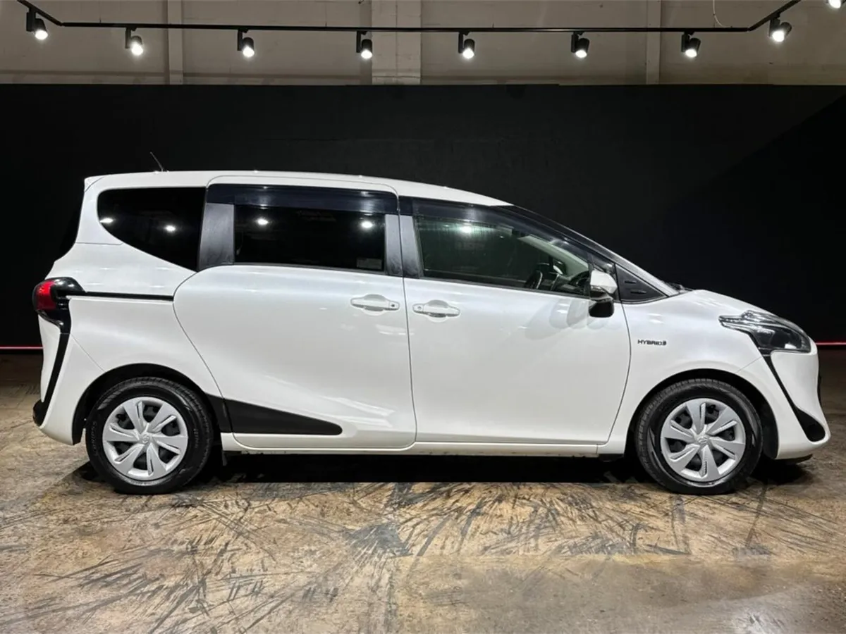 Toyota Sienta 7 SEATER - Image 3