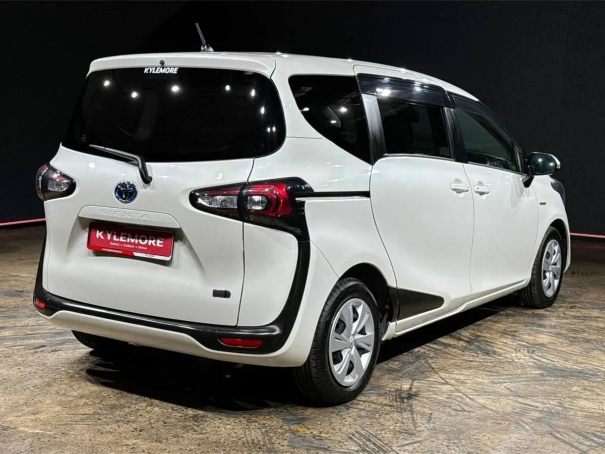 Toyota Sienta 7 SEATER - Image 4