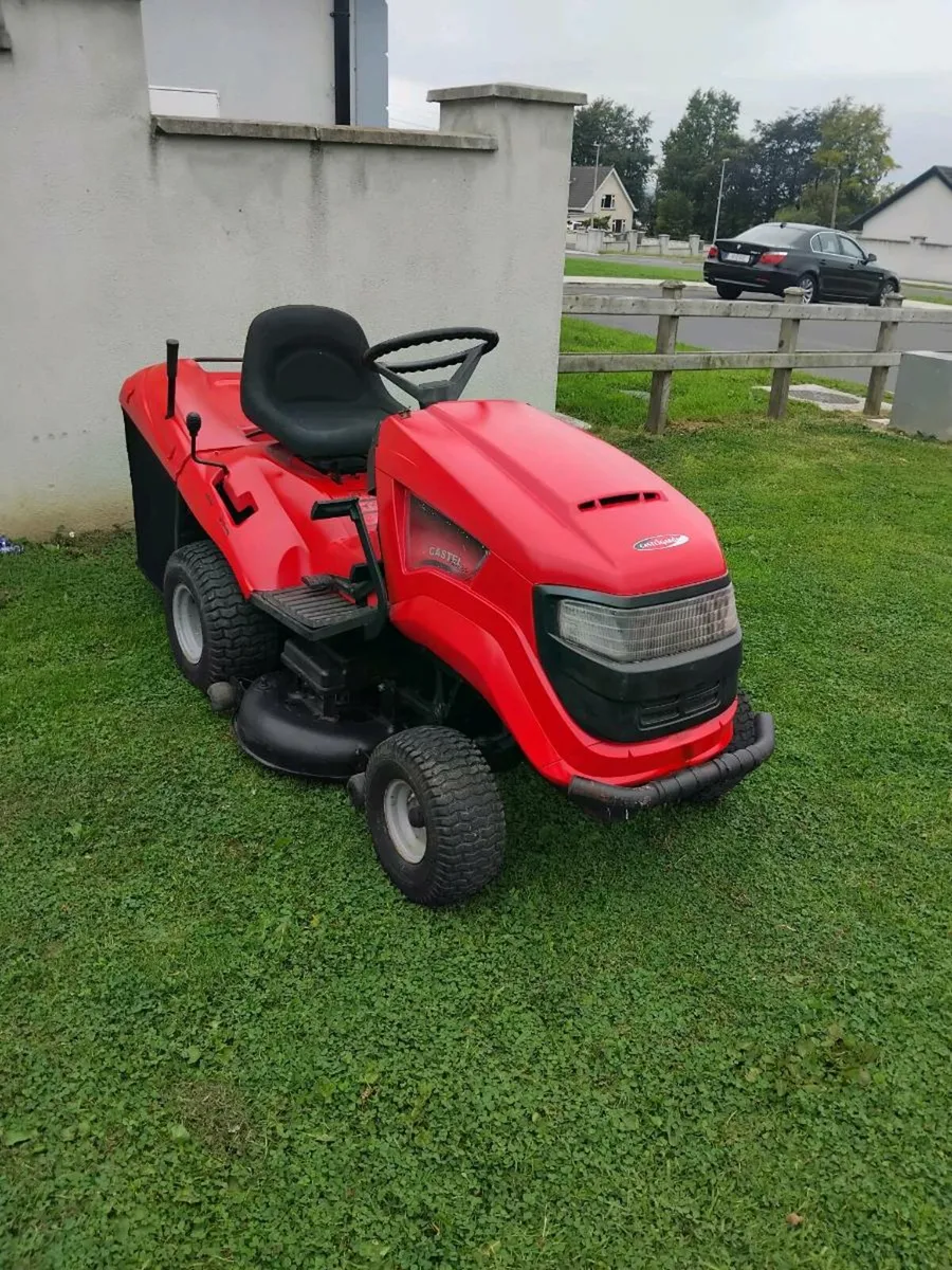 Ride on lawnmower - Image 1