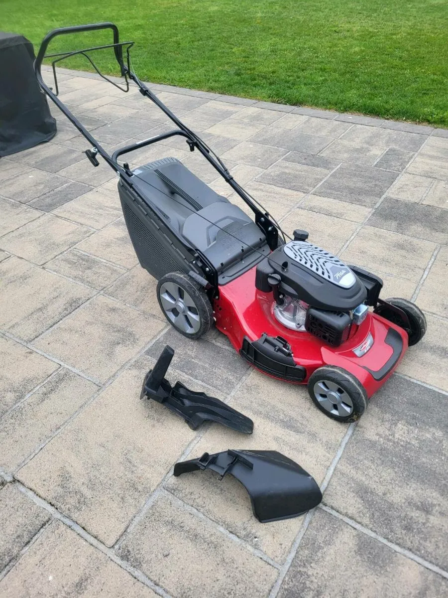 Castlegarden mower - Image 4