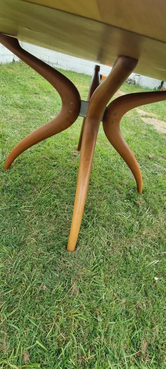 Large table - Image 3