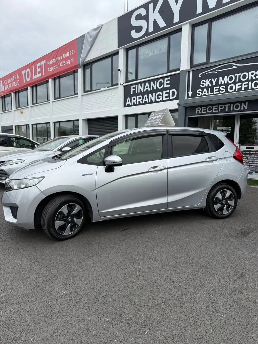 2016 Honda Fit/Jazz 1.5 Hybrid auto Only 37K Miles - Image 4