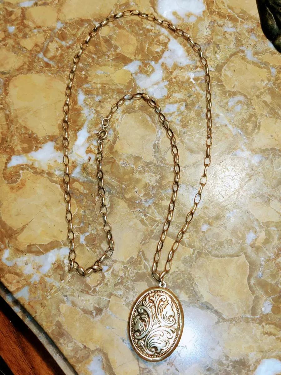 OVAL BELCHER LOCKET, 9CT Gold 11.40 Gram 22"Chain - Image 2
