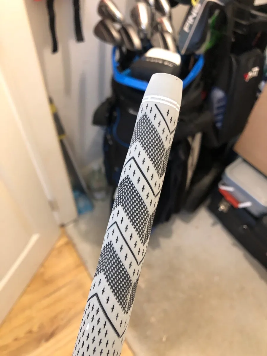 (10) MIDSIZE Golf Pride MCC Grips - Image 4
