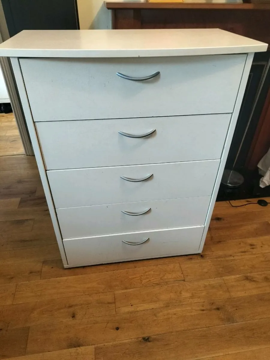 Chest of 5 drawers