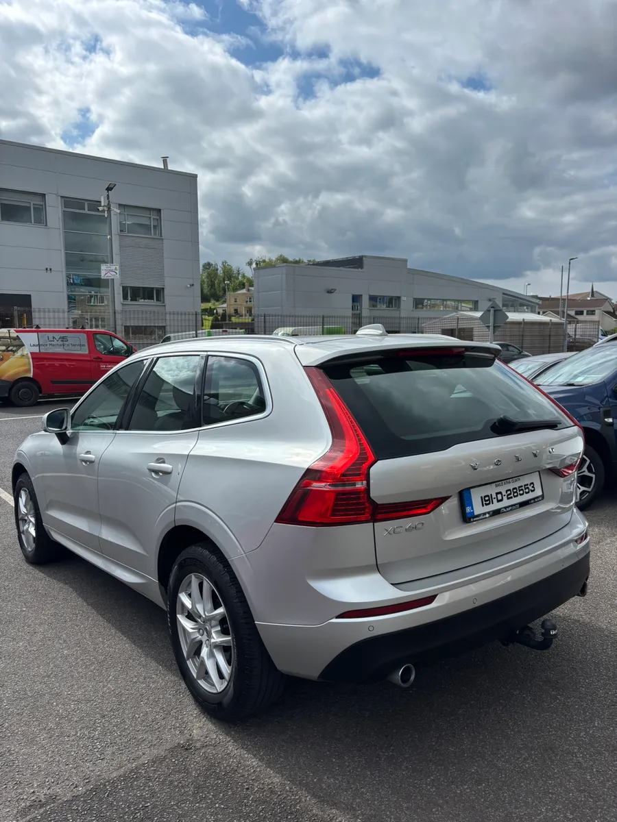 VOLVO XC60 - Image 4