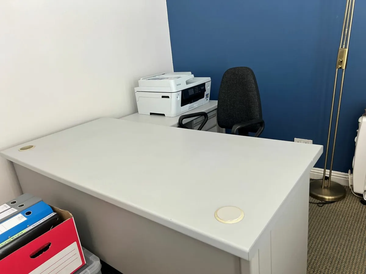 Office Desk - Image 3