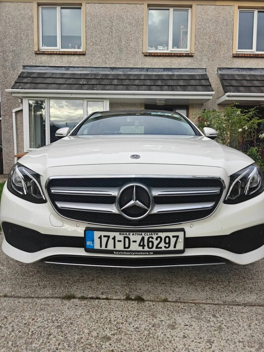 Mercedes-Benz  E220 Premium +  Pan Roof - Image 1