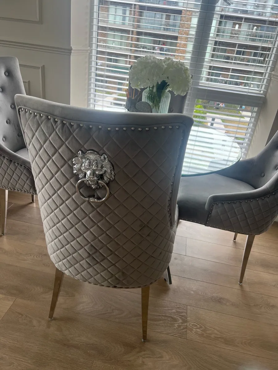 Chairs for sale - Image 1