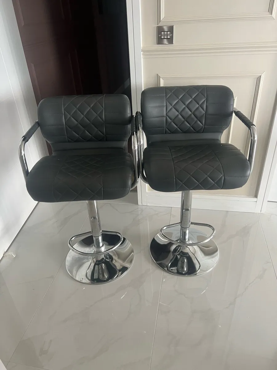 Chairs for sale - Image 2