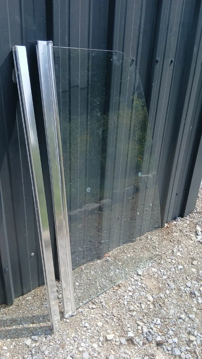 Shower screen - Image 2