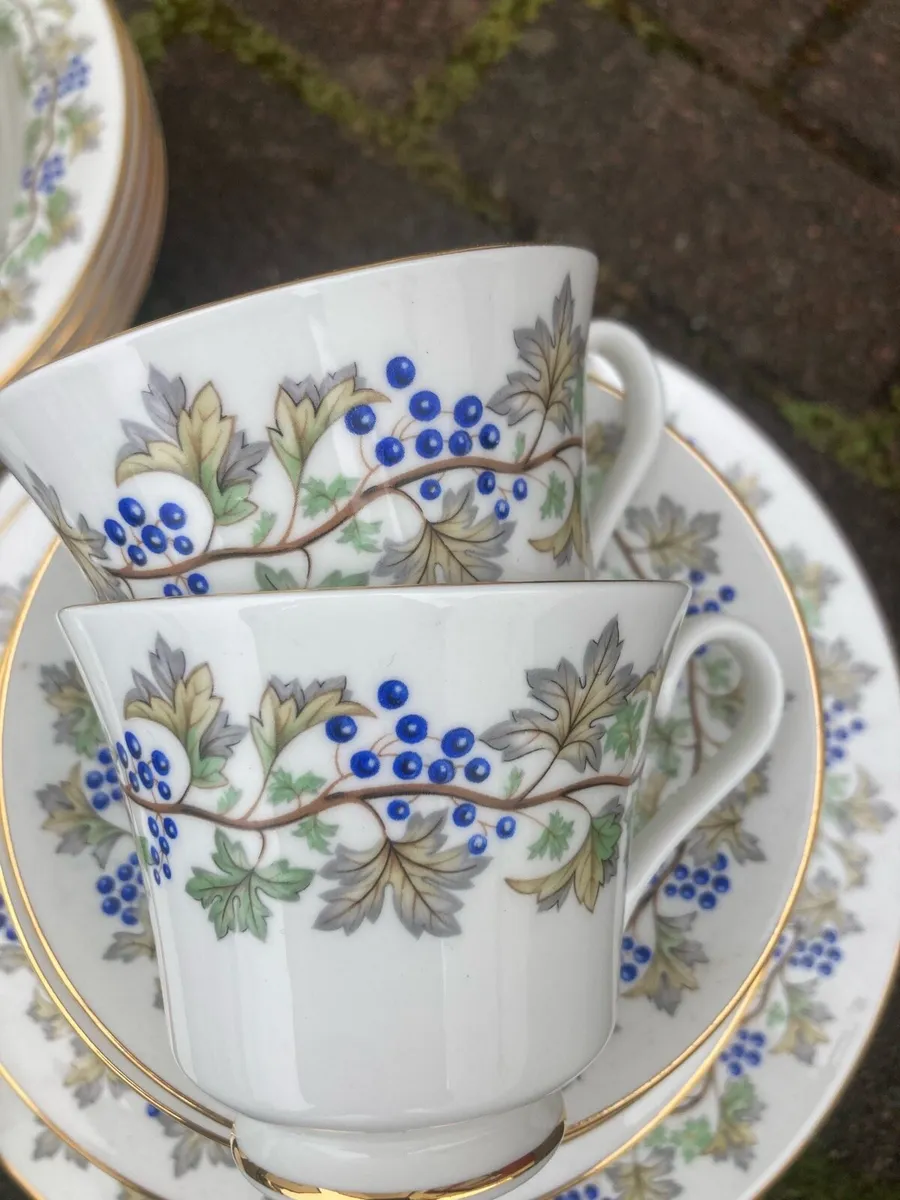 Marlborough vintage dinner set fine bone china - Image 2