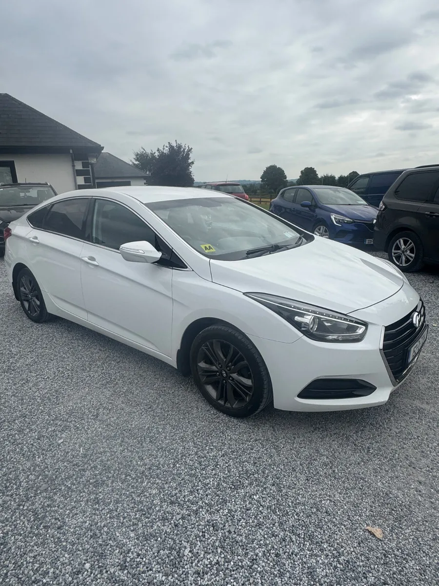 Hyundai i40 2015 diesel - Image 1