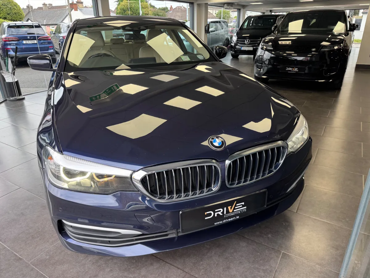 BMW 5-Series 2017 520d Luxury - Image 3