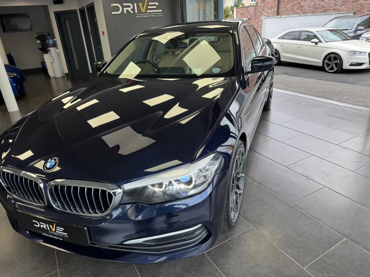 BMW 5-Series 2017 520d Luxury - Image 4